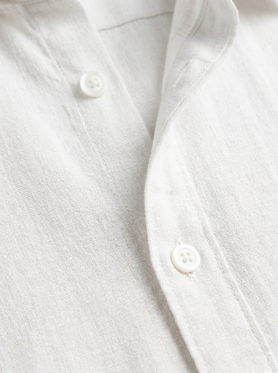 Sorrento - White men’s lightweight cotton-blend short sleeve shirt, Top detail fabric