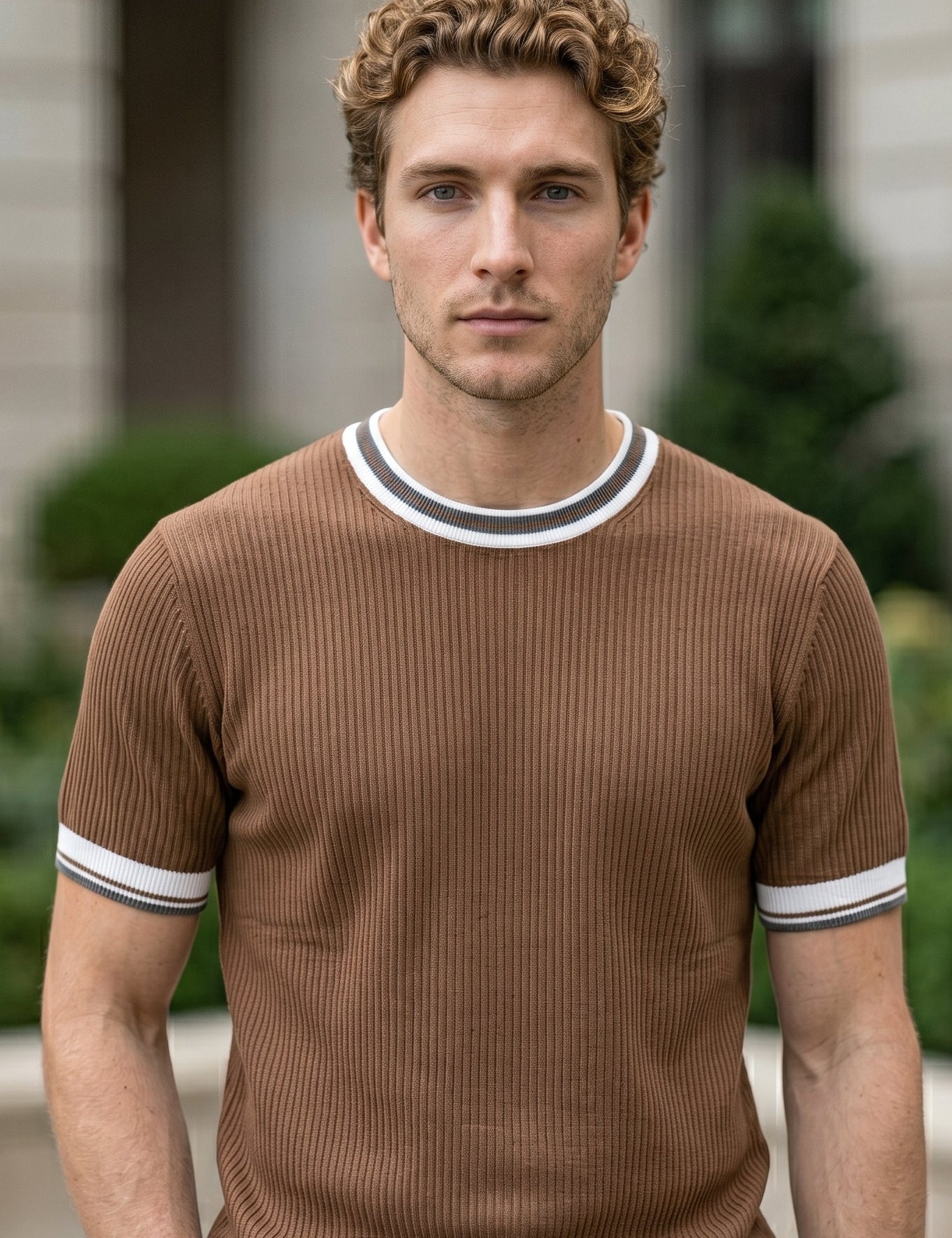 Upper body - Mocha brown men’s ribbed summer T-shirt with contrast trim
