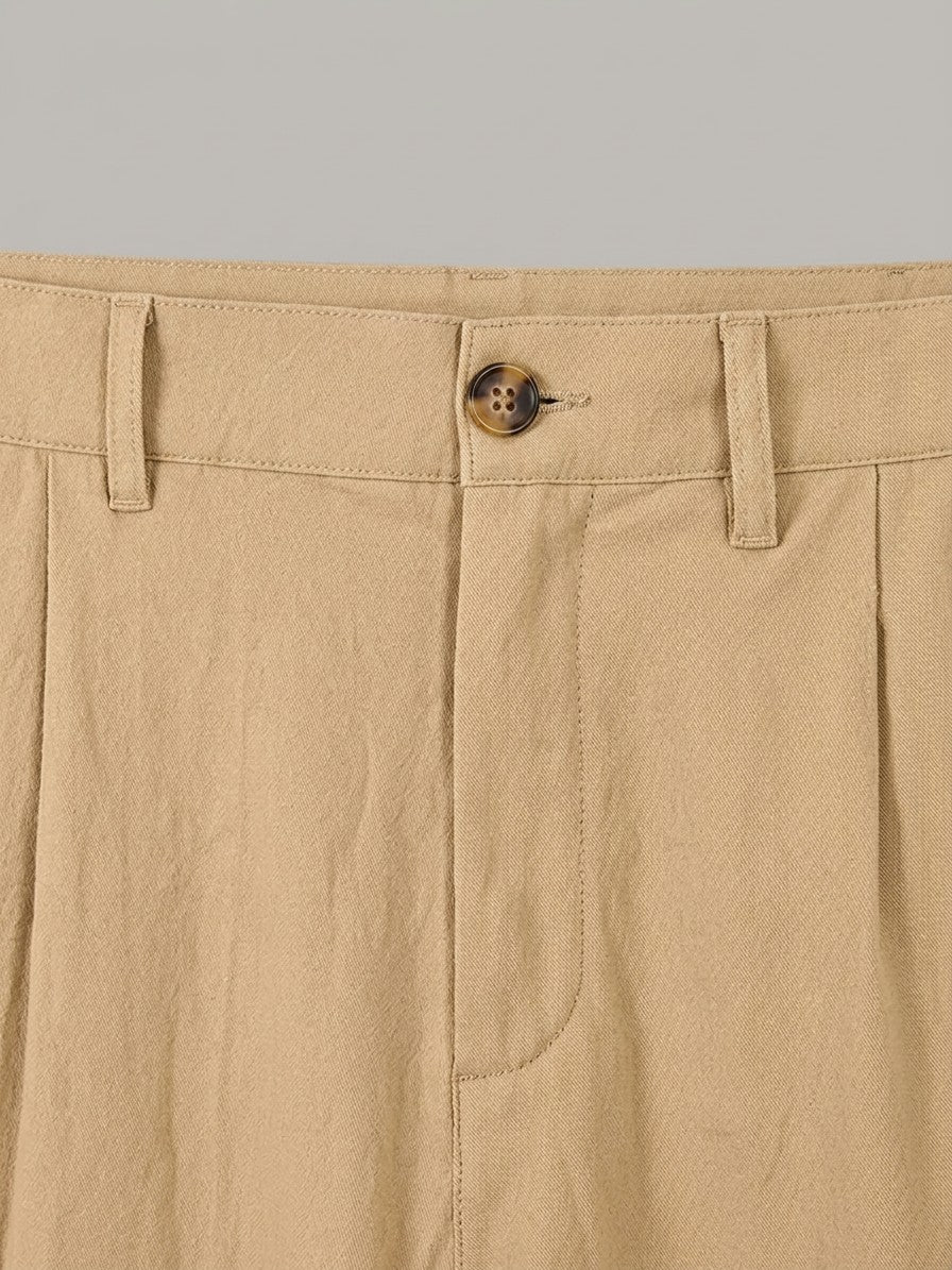 Bologna Men's Relaxed-Fit Pleated Trousers — khaki — detail