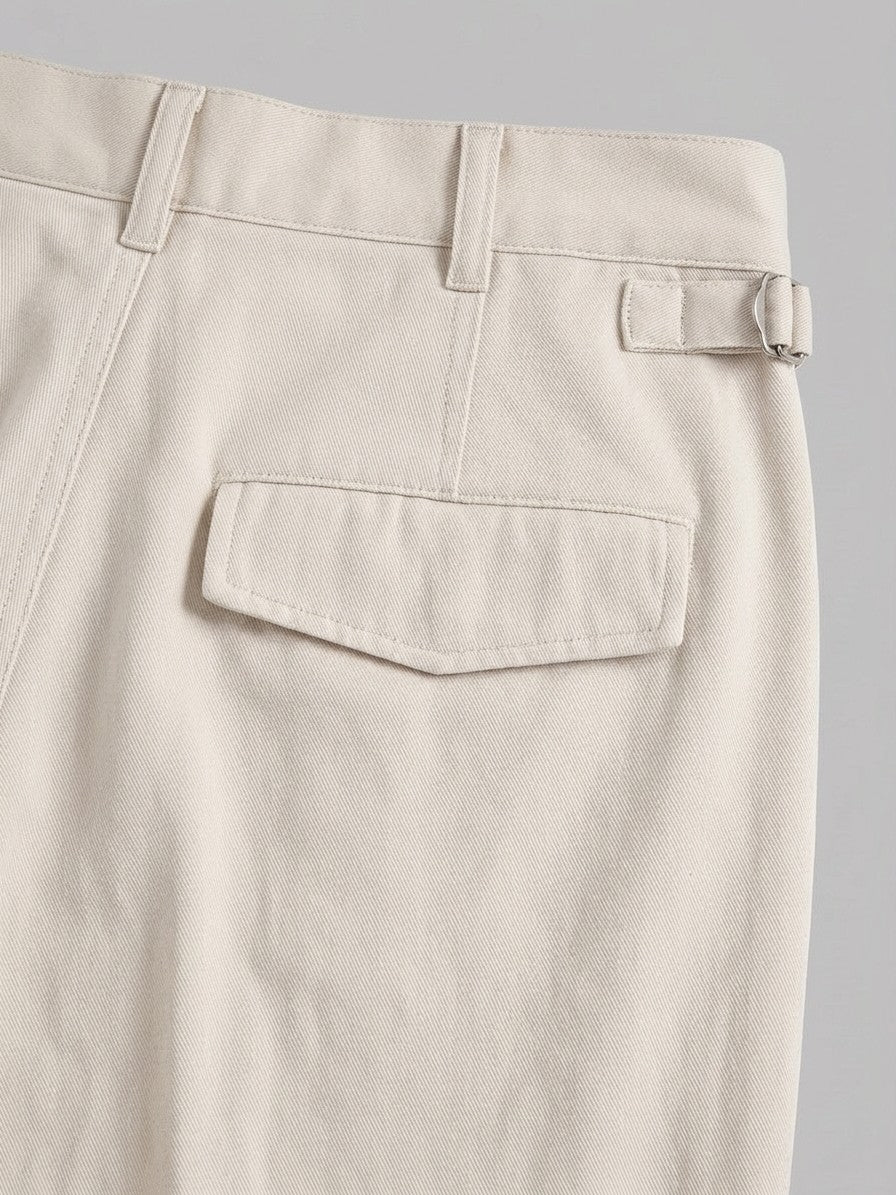Ceccano Men's Side-Buckle Cotton Pleated Trousers — ecru — detail-collar