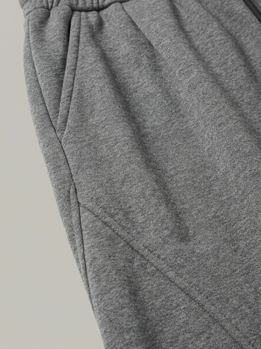 Chiavari Men's Curved-Seam Balloon Sweatpants — gray — detail-collar