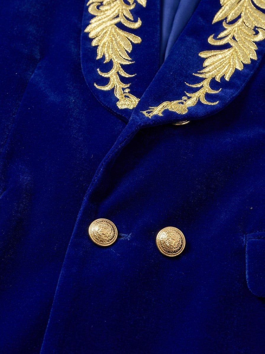 Pizzighettone Men's Embroidered Shawl-Collar Velvet Blazer — royalblue — detail-collar