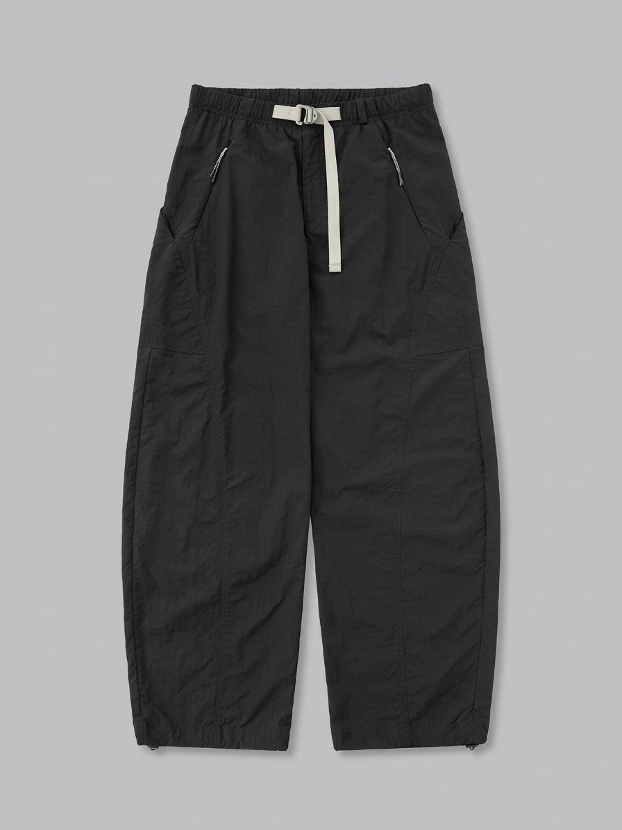 Sezze Men's Curved Barrel-Leg Cargo Pants — black — packshot