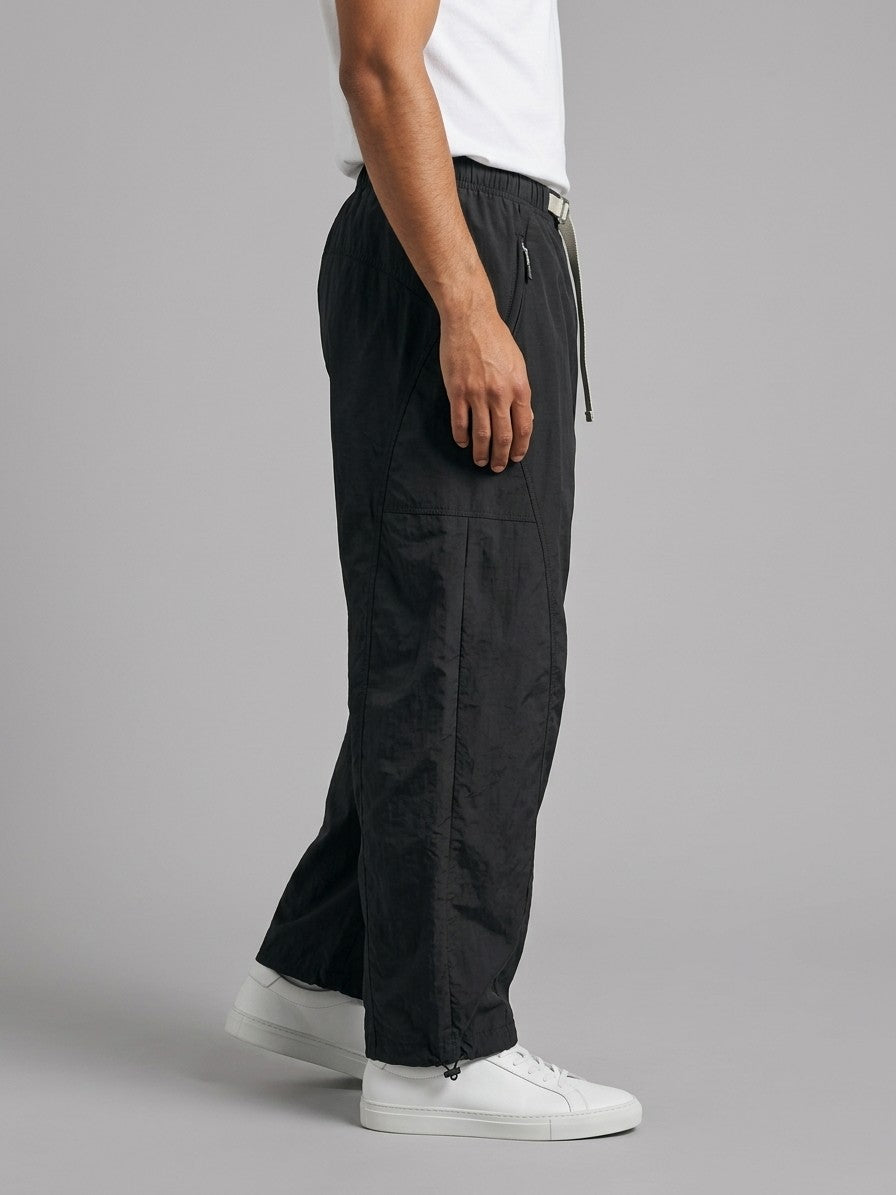 Sezze Men's Curved Barrel-Leg Cargo Pants — black — side