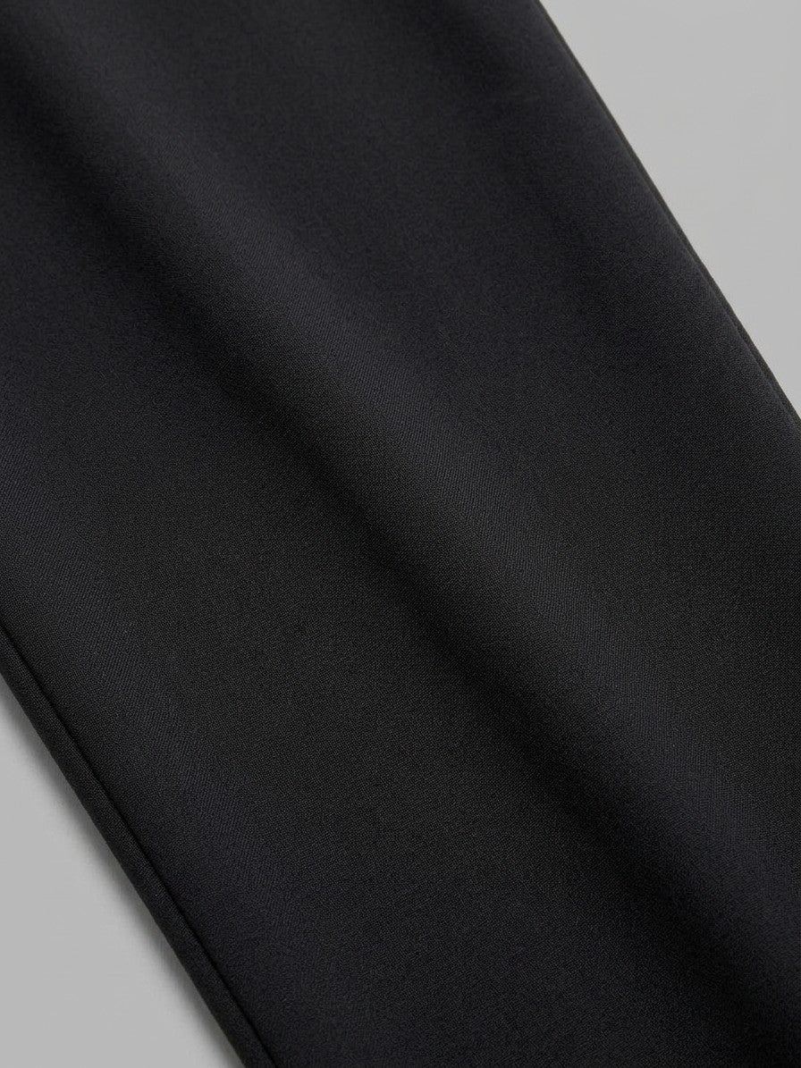 Soren Men's Pocketed Tapered Trousers — black — detail