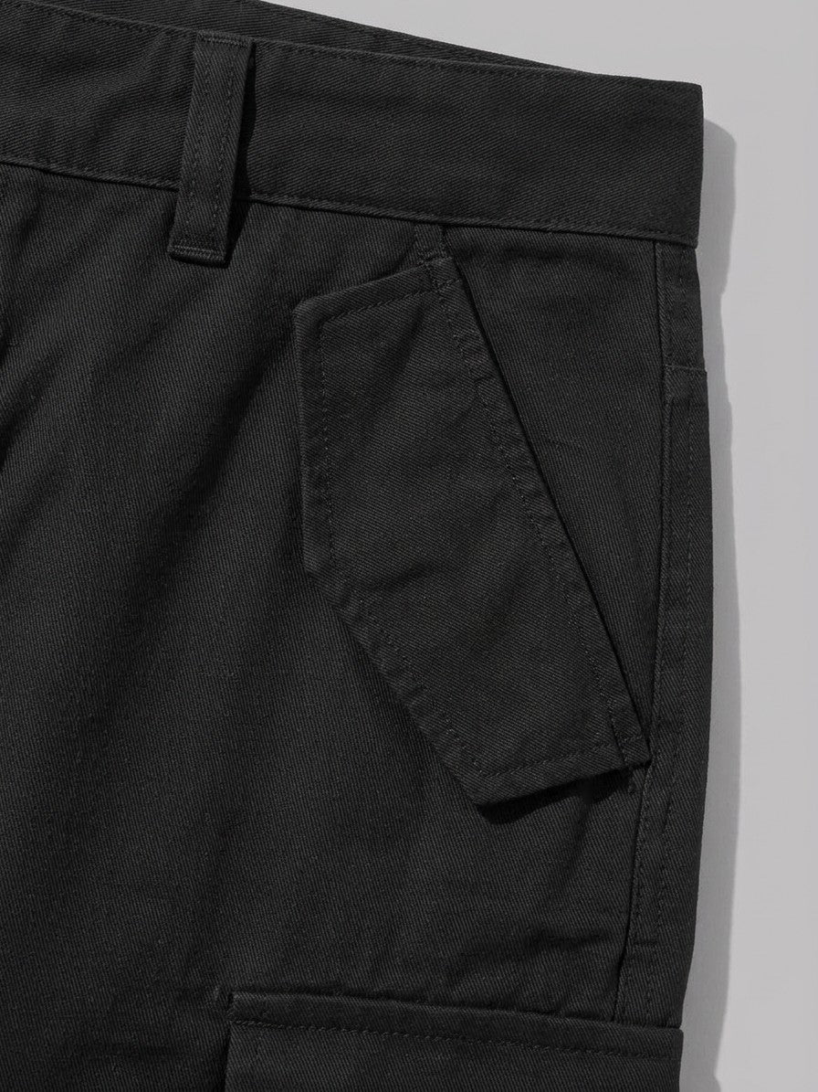 Valmontone Men's Bellows-Pocket Baggy Cargo Pants — black — detail-collar