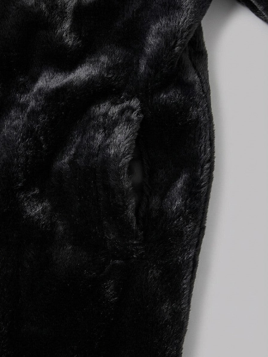 Vetralla Men's Contrast Collar Faux Fur Overcoat — black — detail-collar
