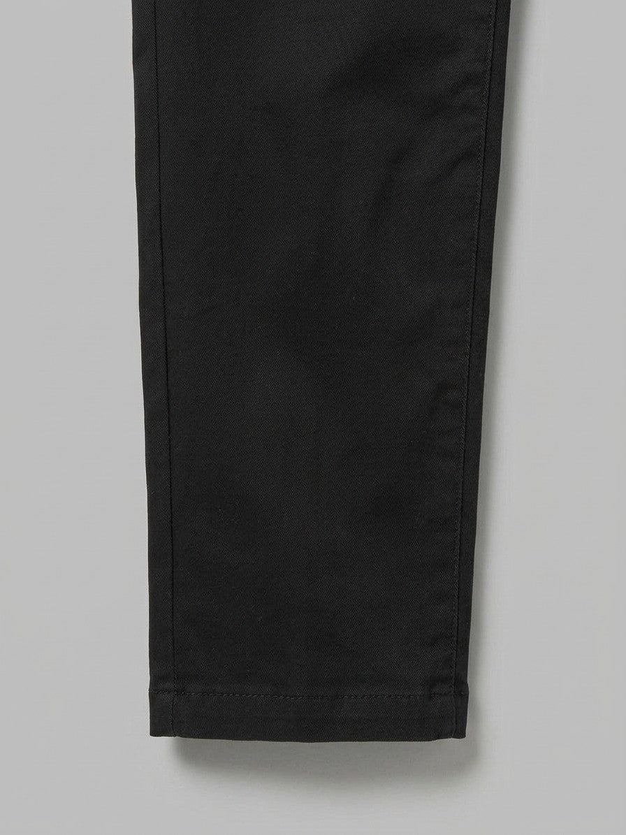 Voghera Men's Slim-Fit Stretch Cotton Chinos — black — detail-collar